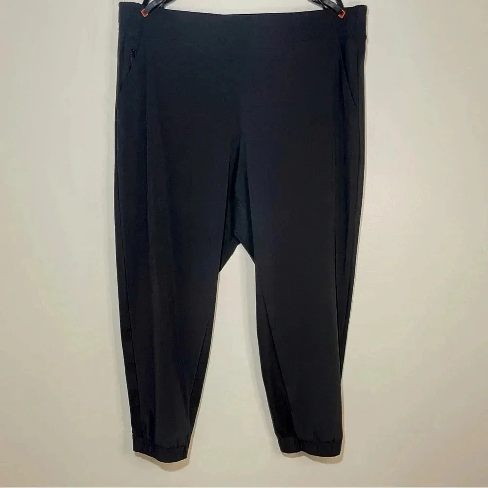 Athleta Brooklyn Jogger Black Athleisure Walking Jogging Pant Women’s 22